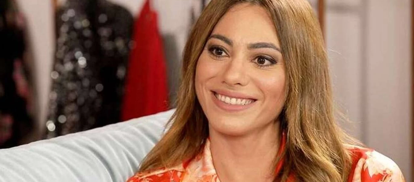 Υπόκλιση: Γυμvή στη νέα της φωτογράφιση η Ευρυδίκη Βαλαβάνη! (φωτο)